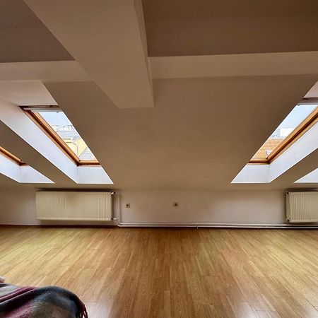 120 M2 Apartment In The Centre Of The Old Town Братислава Екстер'єр фото